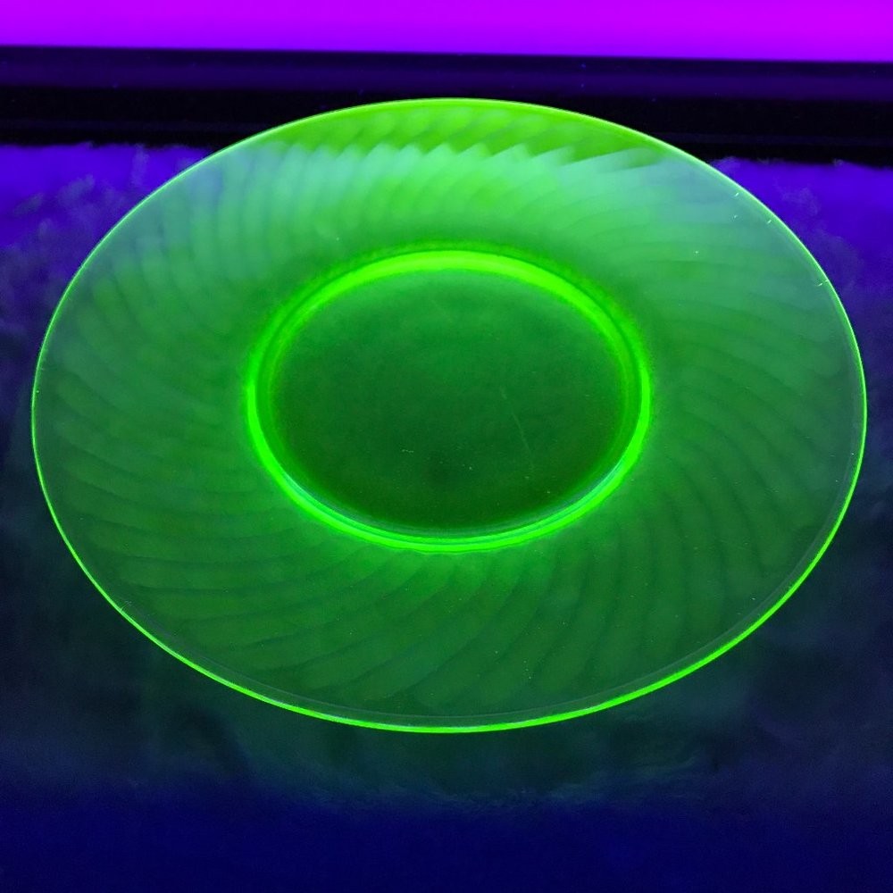 Vintage Vaseline Uranium Small Dessert Plate Glow #37